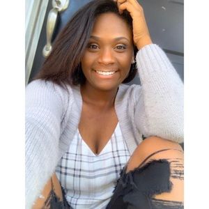 Meet your Posher, Angela